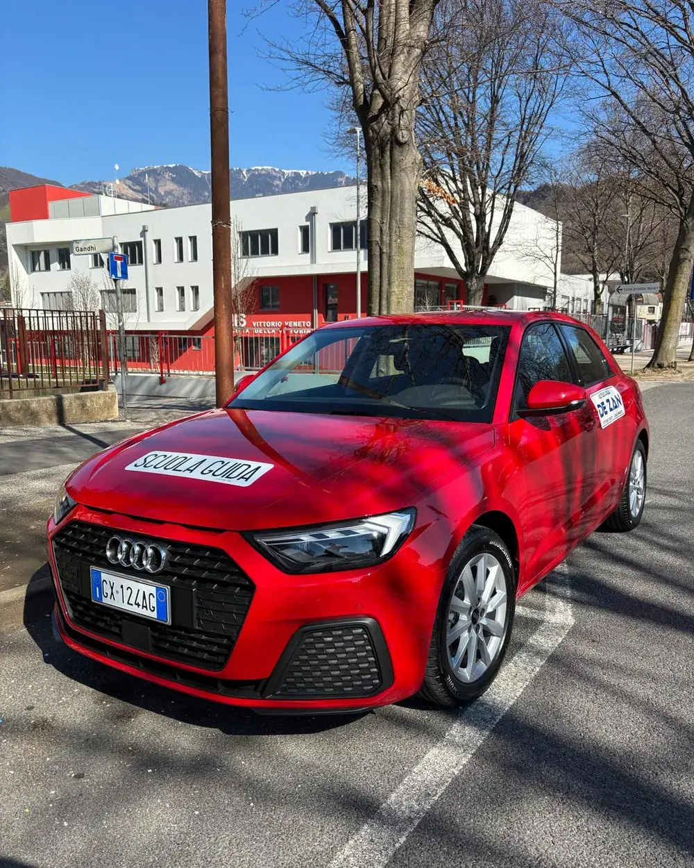 Audi A1 rossa scuola guida dell'Autoscuola De Zan